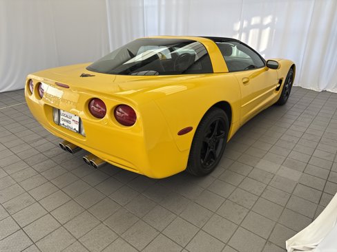 Used 2001 Chevrolet Corvette Coupe w/ Preferred Equipment Group2 image 4