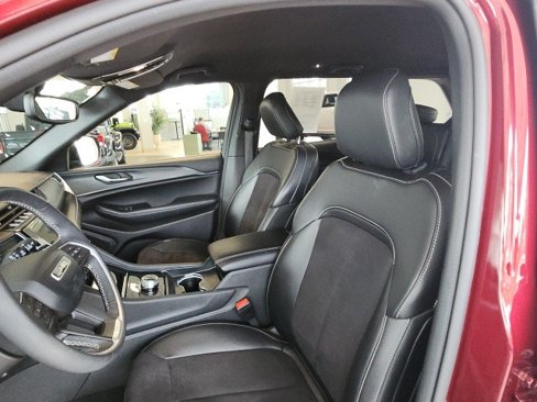 Certified 2024 Jeep Grand Cherokee Altitude image 25
