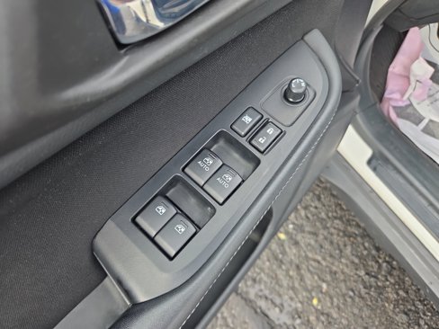 Used 2018 Subaru Outback 2.5i Premium image 16