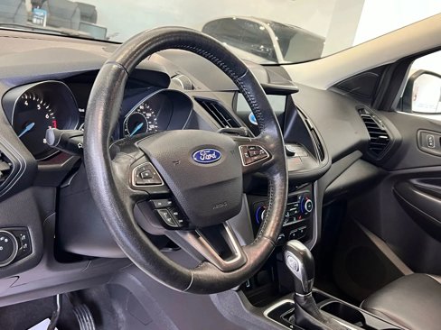 Used 2019 Ford Escape SEL image 10