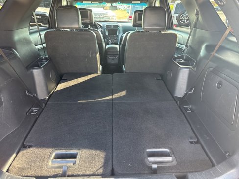 Used 2017 Ford Explorer XLT w/ Equipment Group 202A image 10