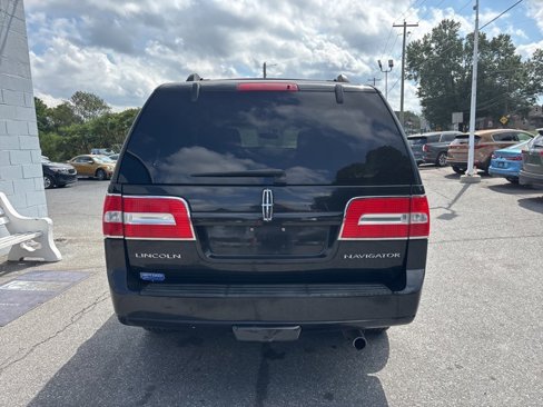 Used 2013 Lincoln Navigator 4WD image 6