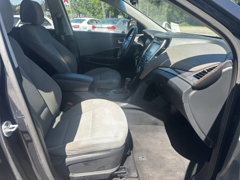 Used 2017 Hyundai Santa Fe SE image 20
