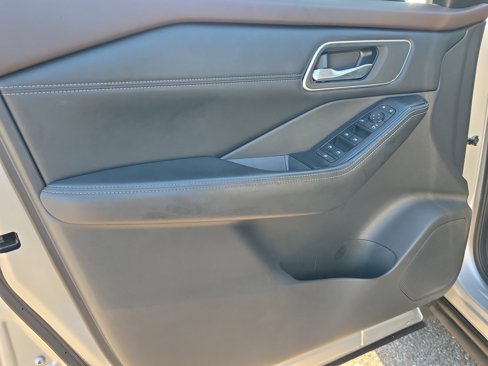 Used 2021 Nissan Rogue SV w/ Premium Package image 21
