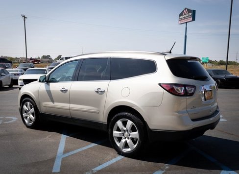 Used 2017 Chevrolet Traverse LT w/ Style and Technology Package image 21