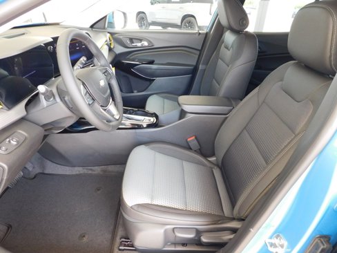 New 2025 Chevrolet Trax LT w/ Driver Confidence Package image 6