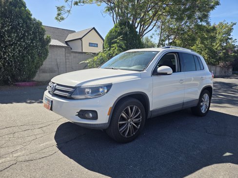 Used 2012 Volkswagen Tiguan SEL image 1