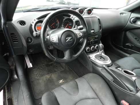 Used 2011 Nissan 370Z Roadster image 9