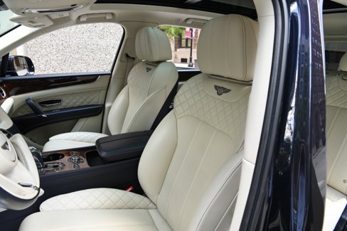 Used 2018 Bentley Bentayga image 9
