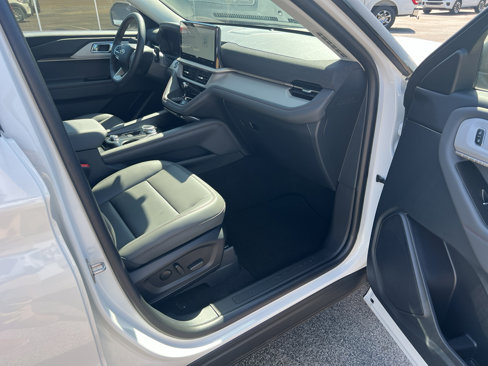 New 2025 Ford Explorer Active w/ Active Comfort Package image 13