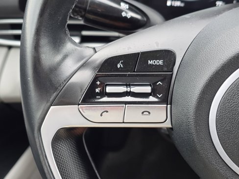 Used 2022 Hyundai Elantra Limited image 29