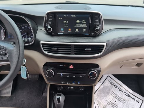 Used 2020 Hyundai Tucson SE w/ Cargo Package image 16