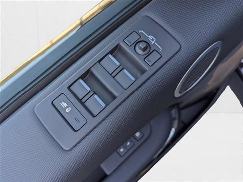 Certified 2024 Land Rover Discovery Dynamic SE image 21
