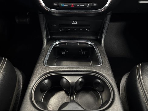 Used 2014 Chrysler Town & Country S image 19