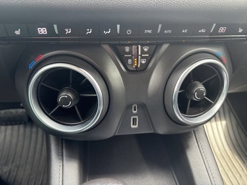 Used 2020 Chevrolet Blazer LT image 21