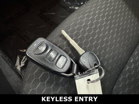 Used 2019 Hyundai Elantra SE image 11