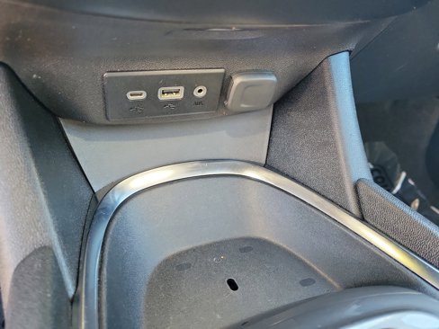 Used 2023 Chevrolet Malibu LT image 32