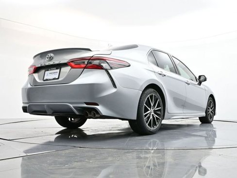 Used 2021 Toyota Camry SE image 38
