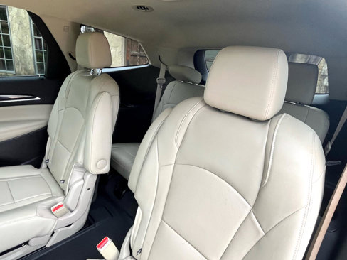 Used 2020 Buick Enclave Essence image 44