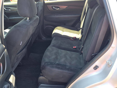 Used 2015 Nissan Rogue SV w/ SV Premium Package image 12