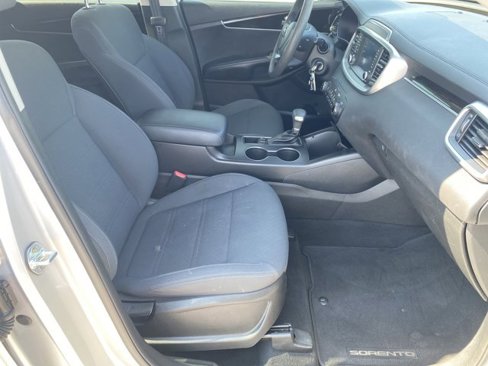 Used 2019 Kia Sorento L image 24