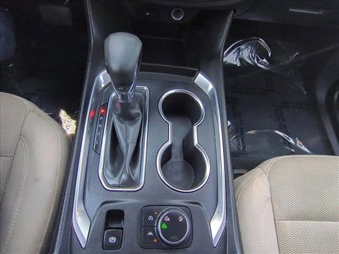 Used 2022 Chevrolet Traverse LS image 12