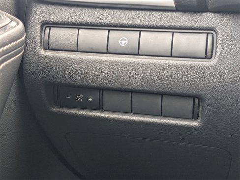 Used 2022 Nissan Rogue SV image 23