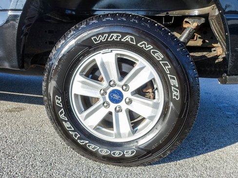 Used 2018 Ford F150 XLT w/ Trailer Tow Package image 14