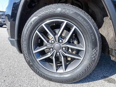 Used 2019 Jeep Grand Cherokee Limited image 11