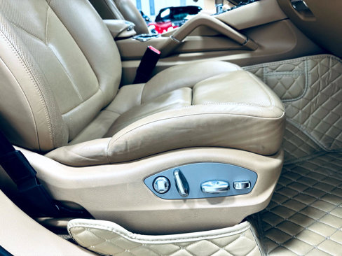 Used 2013 Porsche Cayenne image 38