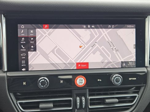 Certified 2025 Porsche Macan image 26