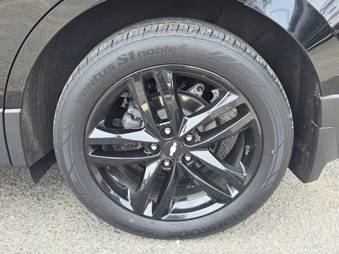 Used 2020 Chevrolet Equinox LT w/ Midnight Edition image 12