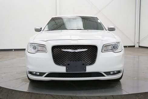 Used 2016 Chrysler 300 C Platinum image 2