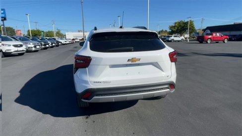 Used 2024 Chevrolet Trax LT w/ Driver Confidence Package image 7