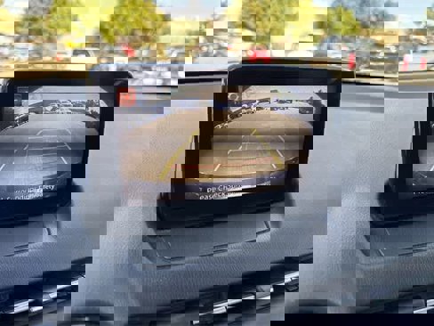 Used 2020 Toyota Yaris LE image 19