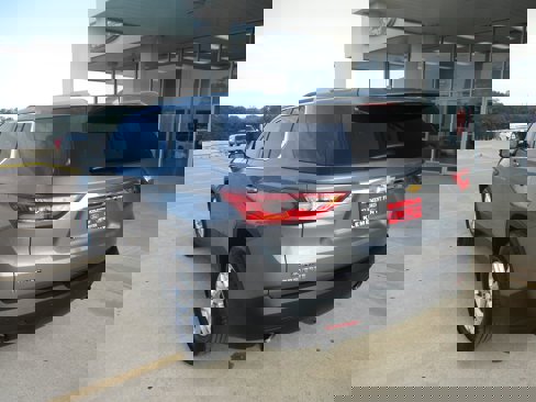 Used 2018 Chevrolet Traverse LT image 7