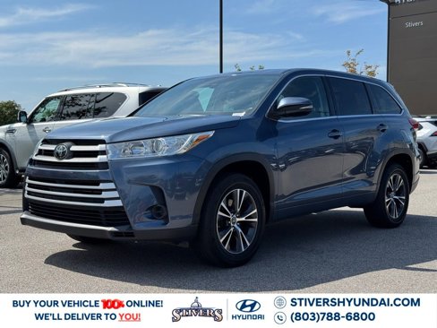 Used 2017 Toyota Highlander LE image 8