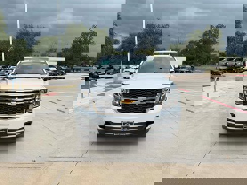 Used 2015 Chevrolet Suburban LS w/ Driver Alert Package image 9