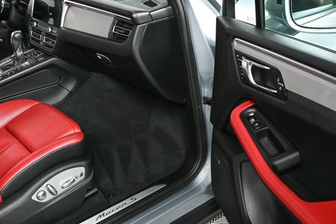 Certified 2021 Porsche Macan S image 26