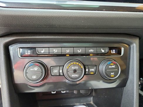 Used 2021 Volkswagen Tiguan SE R-Line image 25