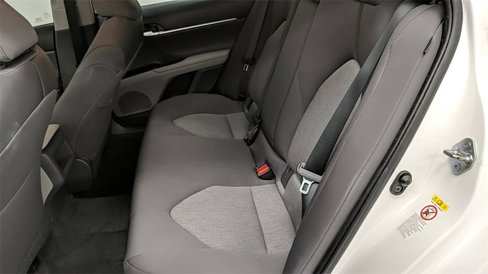 Used 2018 Toyota Camry LE image 34