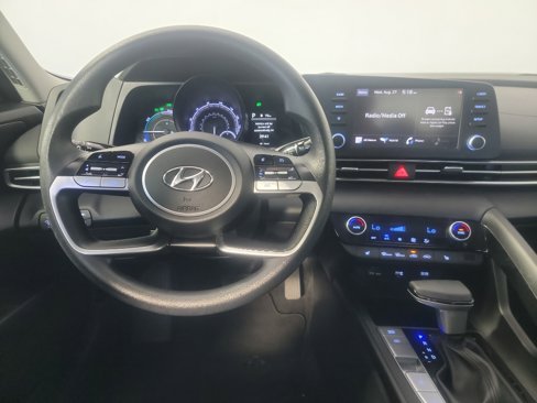 Used 2022 Hyundai Elantra Blue image 22