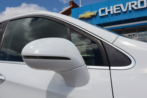 Used 2017 Buick Envision Essence image 2