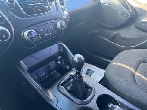 Used 2010 Hyundai Tucson GLS image 31