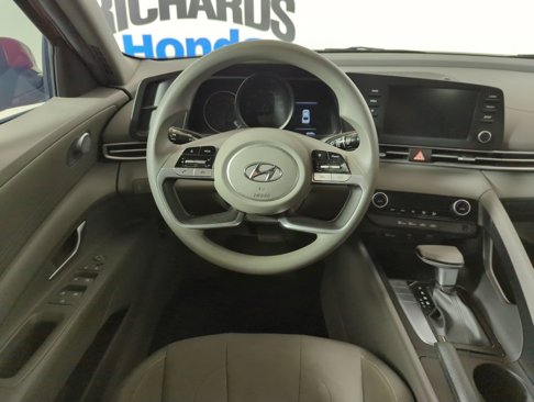 Used 2023 Hyundai Elantra SEL image 11