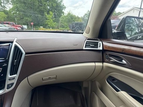 Used 2016 Cadillac SRX Luxury image 28