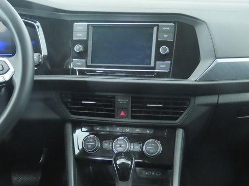 Certified 2024 Volkswagen Jetta SE image 15