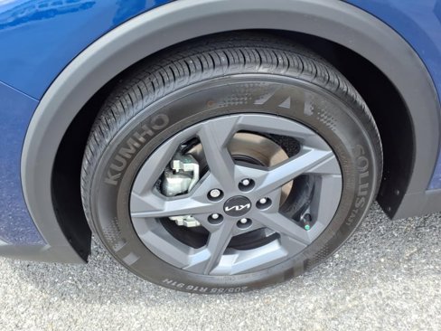 New 2025 Kia K4 LXS image 13