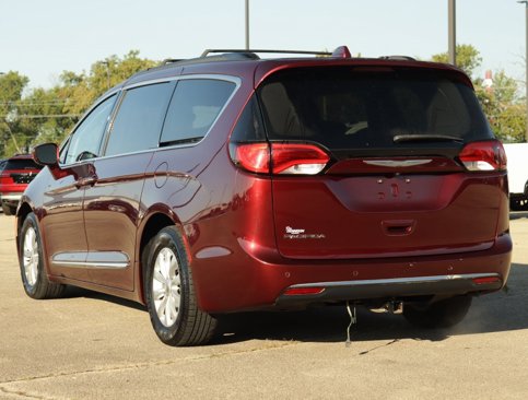 Used 2017 Chrysler Pacifica Touring-L image 5