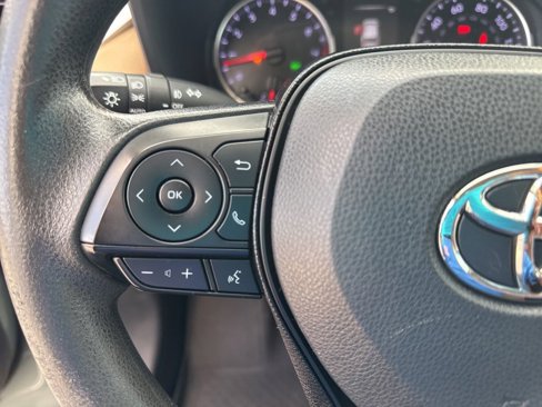 Used 2020 Toyota RAV4 XLE image 23